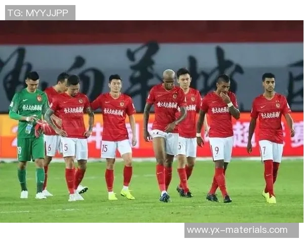 南京羽毛球队在杯赛积分榜上以63分稳居第一名展现强劲实力 南京羽毛球队在杯赛积分榜上以63分稳居第一名展现强劲实力