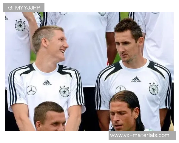 德国足球传奇明星退役之路与夺冠辉煌回顾 德国足球传奇明星退役之路与夺冠辉煌回顾