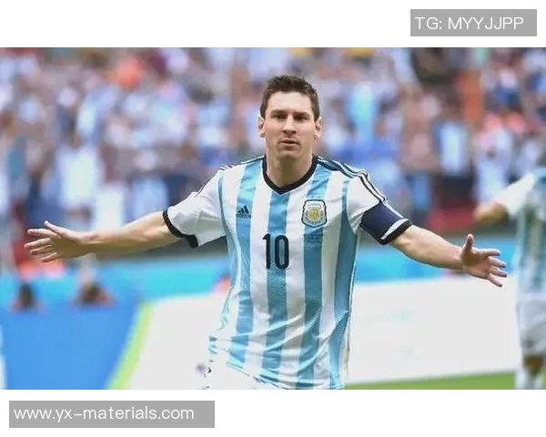 足球明星的魅力外表与个性风采的完美结合探讨 足球明星的魅力外表与个性风采的完美结合探讨